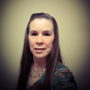 Meet your Posher, Carla
